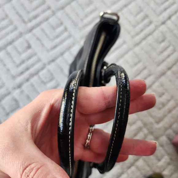 Saxx Deep Black Leather Tote Bag - Picture 15 of 16